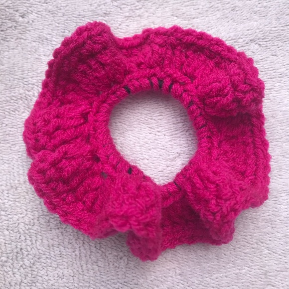 Pink scrunchie - Picture 2 of 2